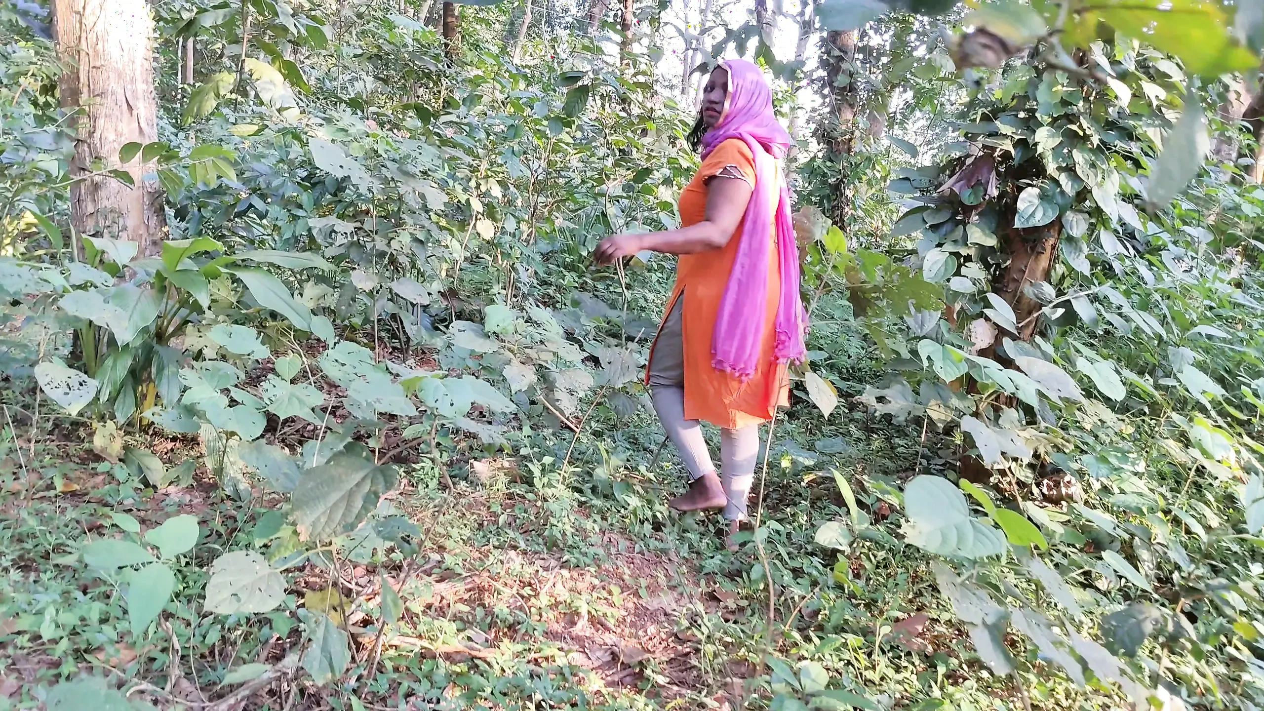 Desi wife Fucking In Out Side With Young Boy Friend & Mood Sex