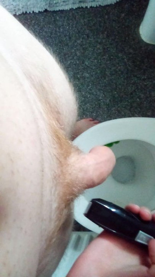 Trimming my pubes