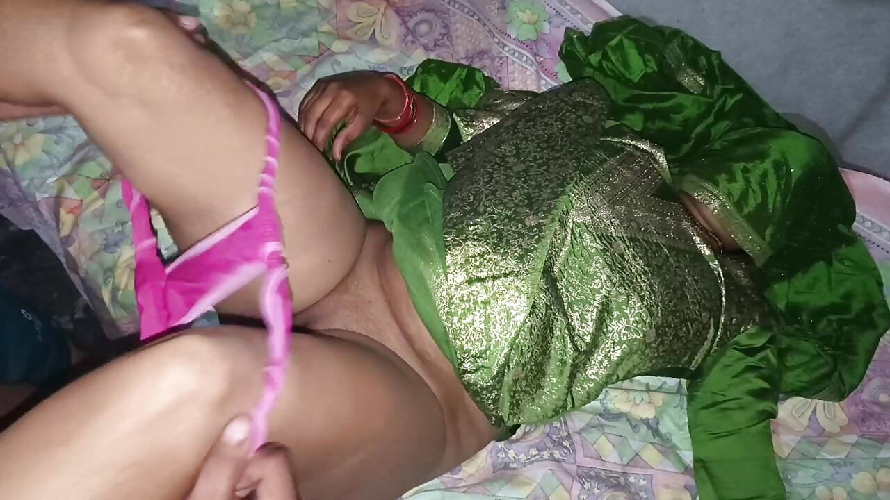 The neighbor lured the step-sister-in-law with money and had hardcore sex with her and took her boobs in his mouth