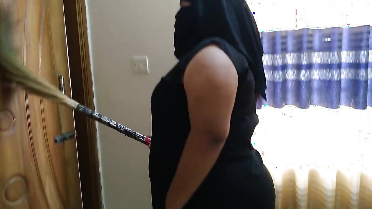 Fucking a Beautiful Maid in Saudi Arabia part-3