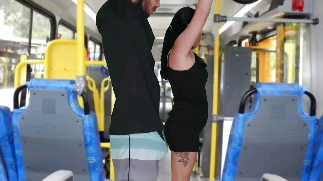 Old Scoundrel with an Encoxada and Masturbates Until He Cums on the Brunette in the Bus