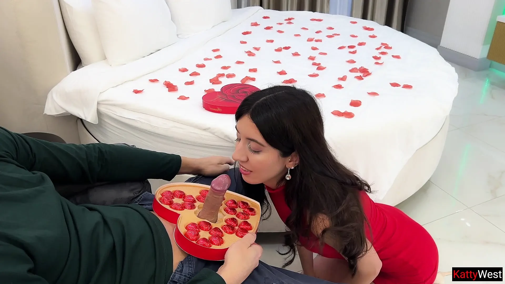 Valentine’s Week – Kiss Day Par Lund Par Chummi Chahiye