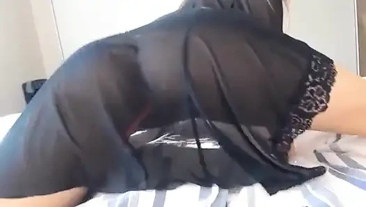 Cewek seksi kulit hitam di ranjang