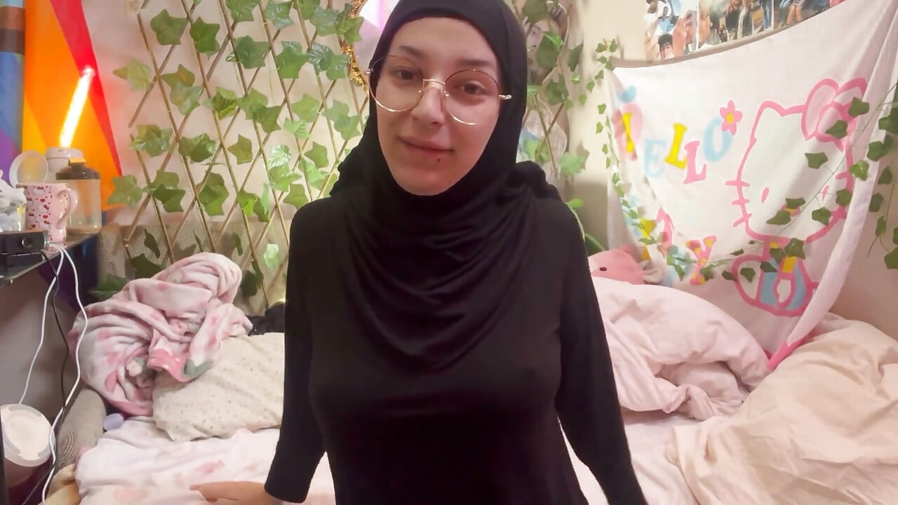 Yoga-in-hijab-for-you