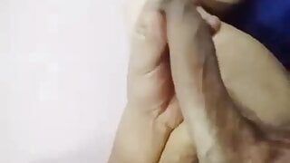 India chico masturbándose