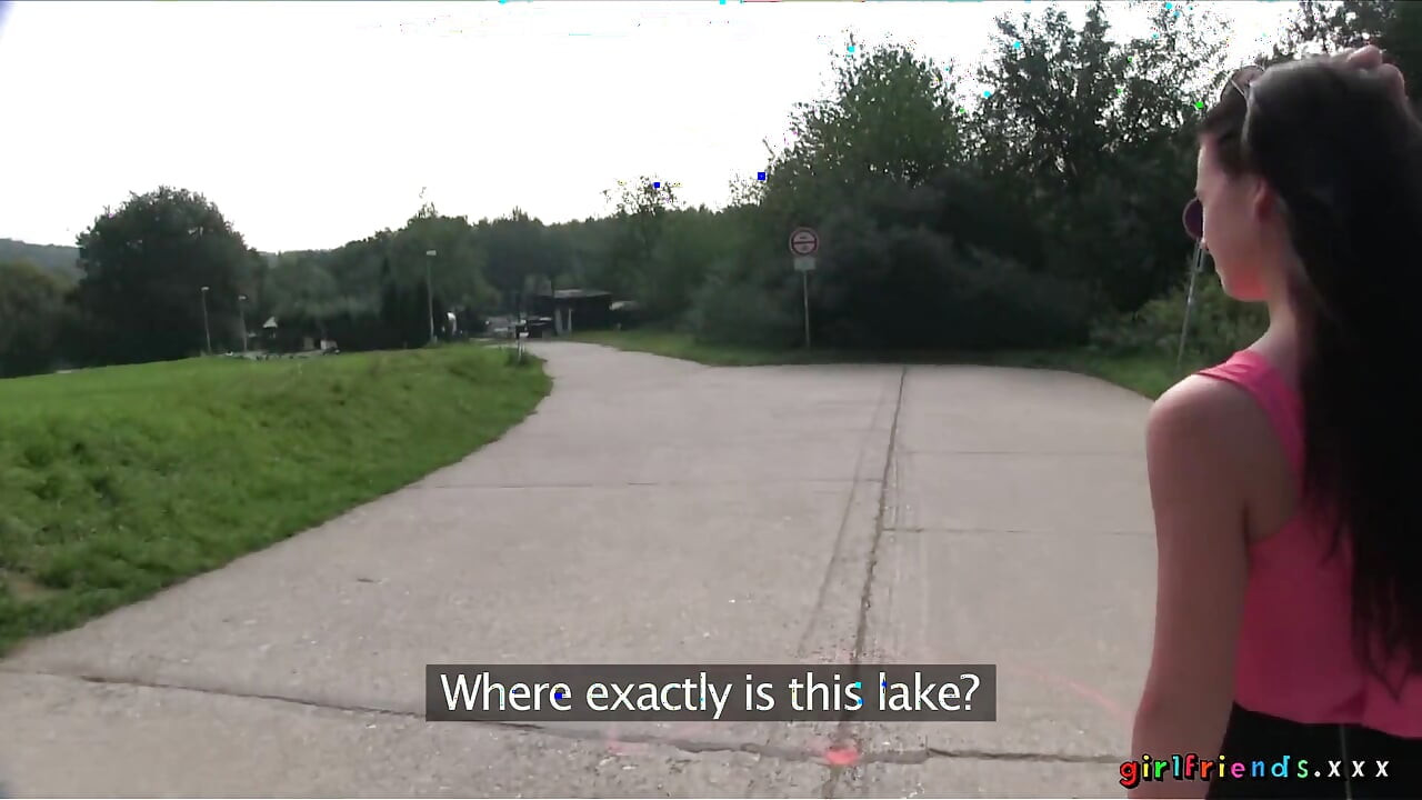 Girlfriends XXX - Euro Babes tesudas se encontram no lago para uma sessão de buceta e lambida ao ar livre