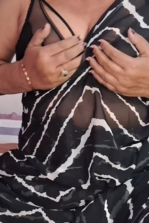 Taste,my Necter Lovely Look in Black Saree