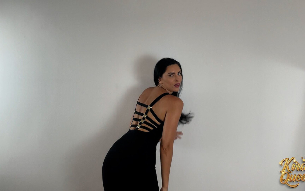 Kira queen neckt titten und arsch, um dich wild zu machen!