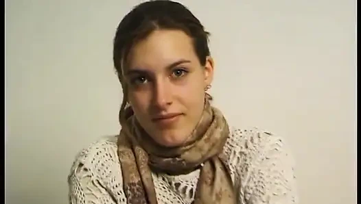 Parmakları amcığını ıslattı