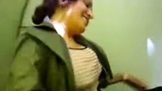 이란 웃긴&amp;섹시한 페르시아 소녀 사랑스러운 오럴 야외 엄마