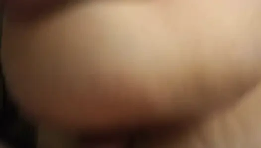 Красивую киску Addy Haze долбят и кончают в ее лицо с сюрпризом