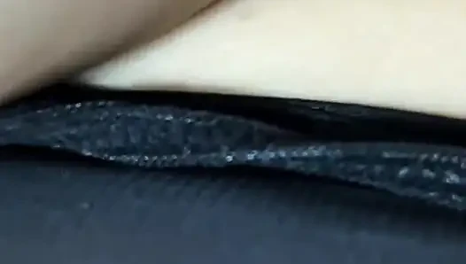Aku lagi asik mainin memek istri arab saudiku sebelum aku ngentot memeknya habis-habisan