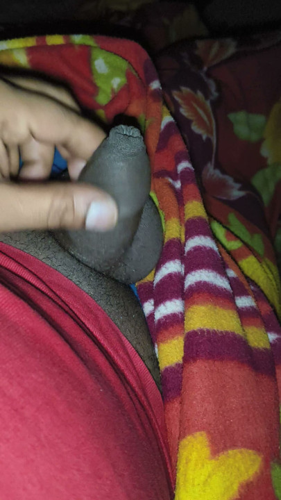 Bhabhi kai yaad mai muth mar rha hu