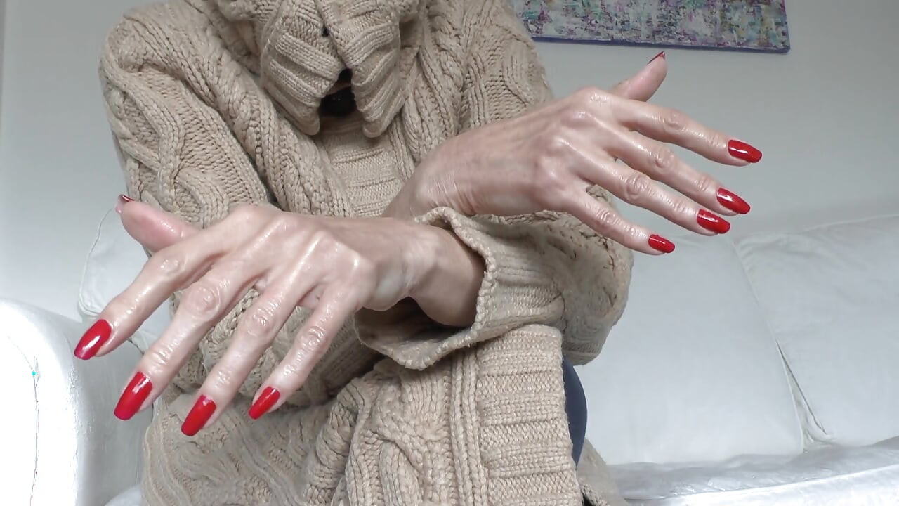 Simte-mi unghia pe piept, zgârieturi, doamnă Victoria Valente