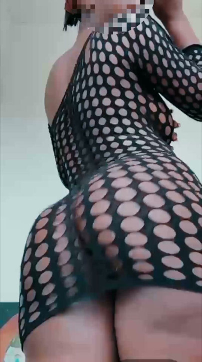 Perfect body twerking