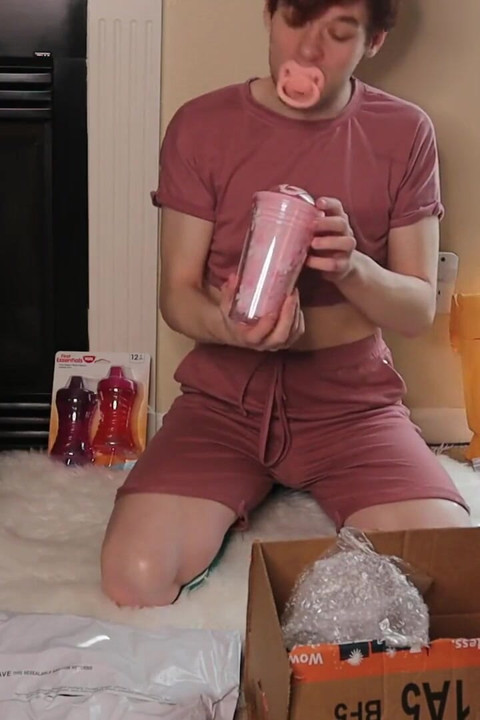 Littles asmr doğum günü hediyelerini Little Fenne ile açıyor