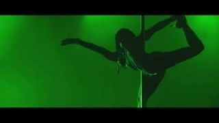 Rihanna striptease muziekvideo