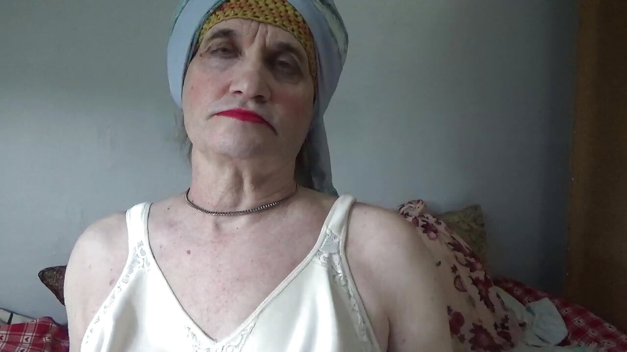 Old housewife Serge Ave-Lusin. 2026fb