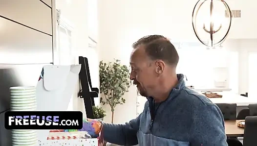 River Lynn Dares Rion King to Stay Quiet While Her Dad Walks Around
