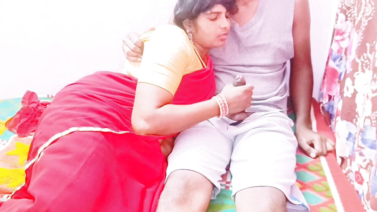 Indische seks. Desi mooie rode saree stiefmoeder helaas neuken stiefzoon grote lange lul. Hardcore neuken telugu vuile praat.