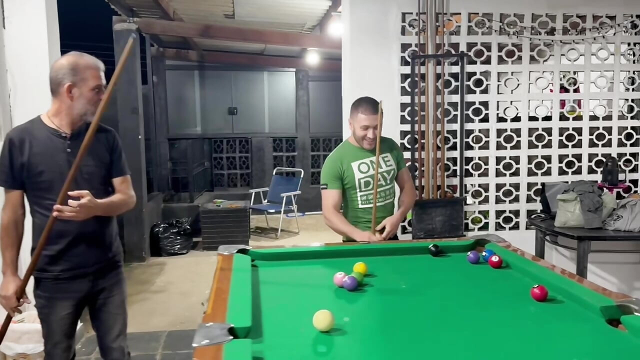 Sr Carmona and Victor Ferraz playing naked billiards