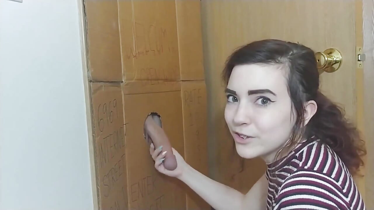 La gaura din zid - gloryhole - dublă caracteristică