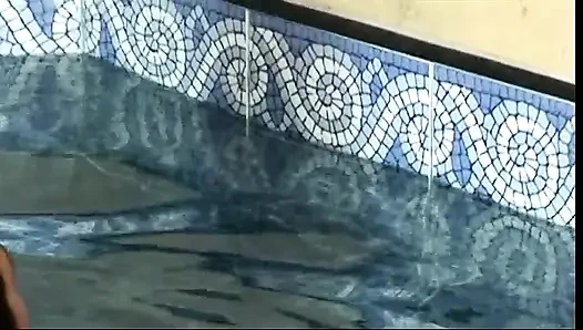 Azgın genç adam tombul latin sürtüğü sikiyor
