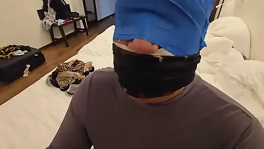 Муж кончает на ее платье