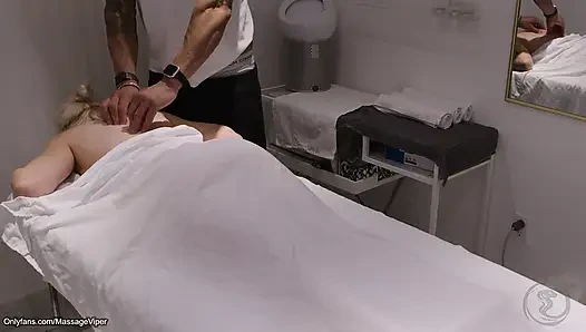 Client Switches Roles and Turns into the Masseuse!