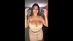 एयरपॉड के आकार की महिला भाग 8 (विशाल स्तन और बड़े पैमाने पर स्तन)
