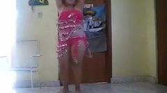 Арабская крошка танцует 2