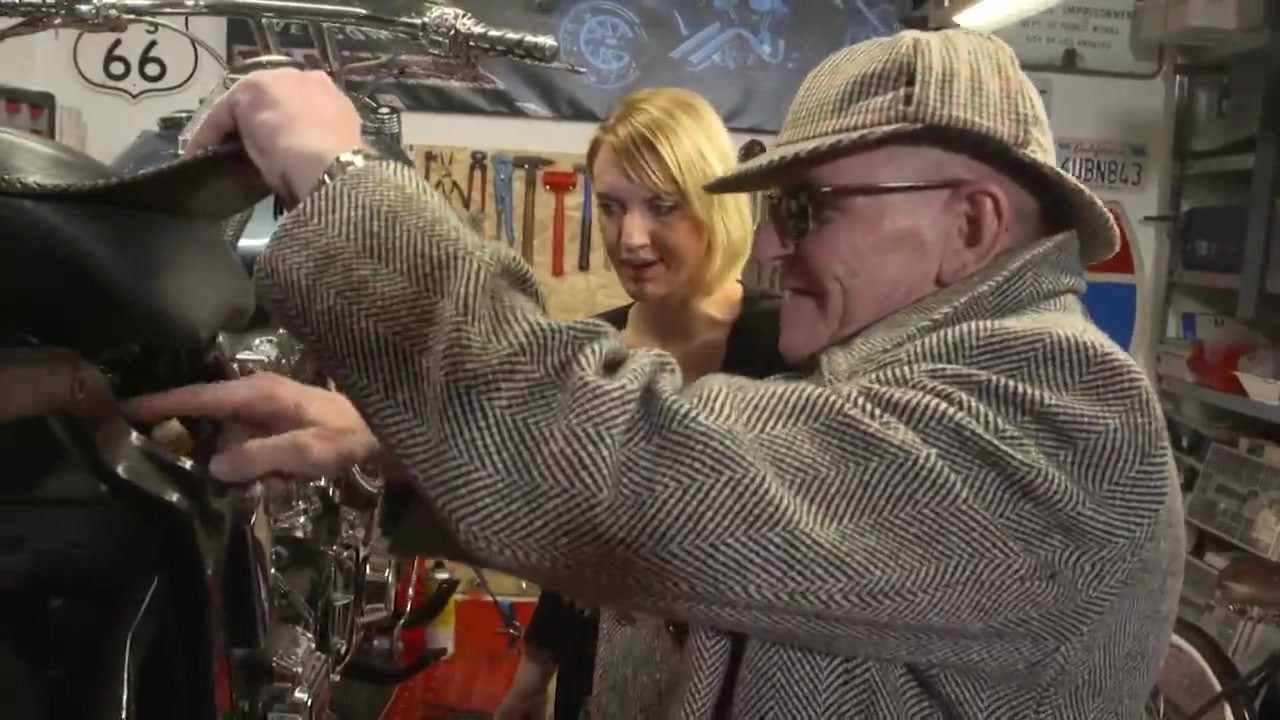 シーナ・ロングレッグが恋に落ちる!