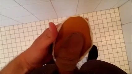 Abspritzen in Nylons