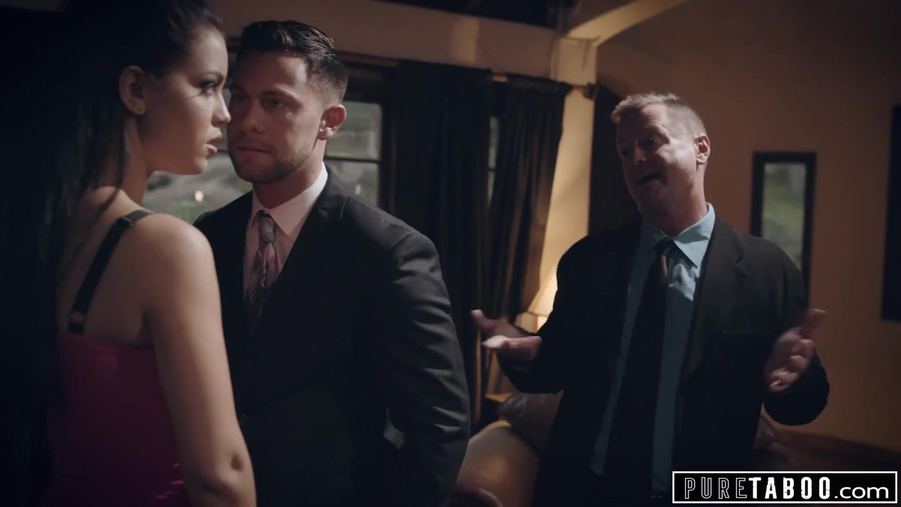 純粋なタブー痴女がビジネスマンに屈辱-公共ファック