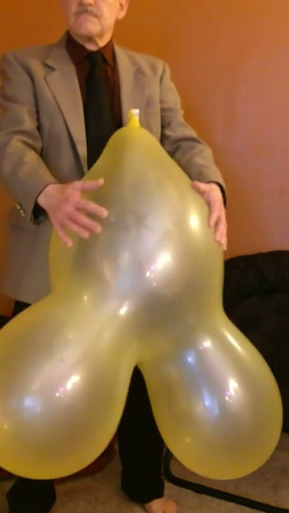 Balloonbanger 70) Mickey Mouse Balloon Pop and Shave. (Session ends in Video 71) | Clip 1