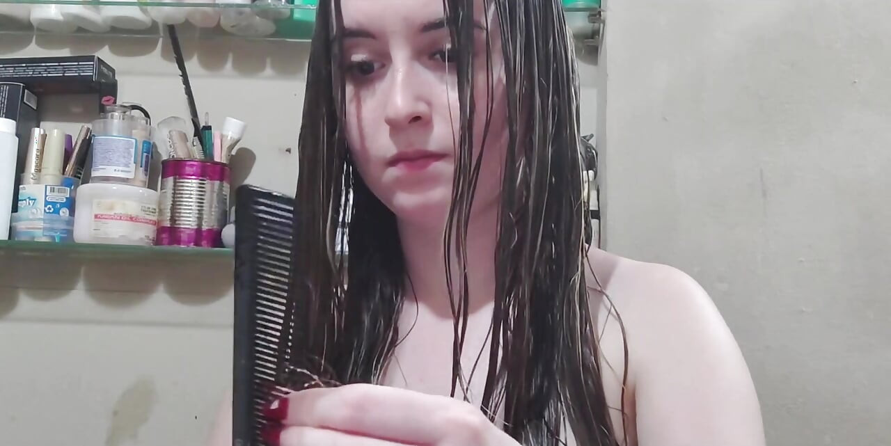 It's Super Annoying to Brush with Wet Hair