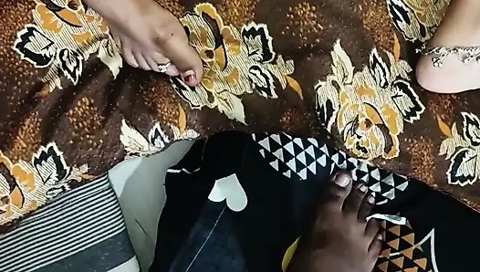 Bugün üvey kız kardeşimi ilk kez siktim