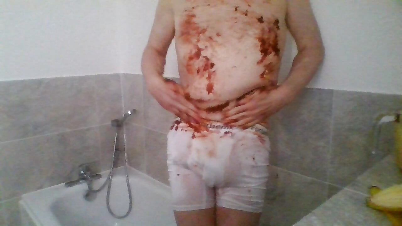 Messy piss and food wank