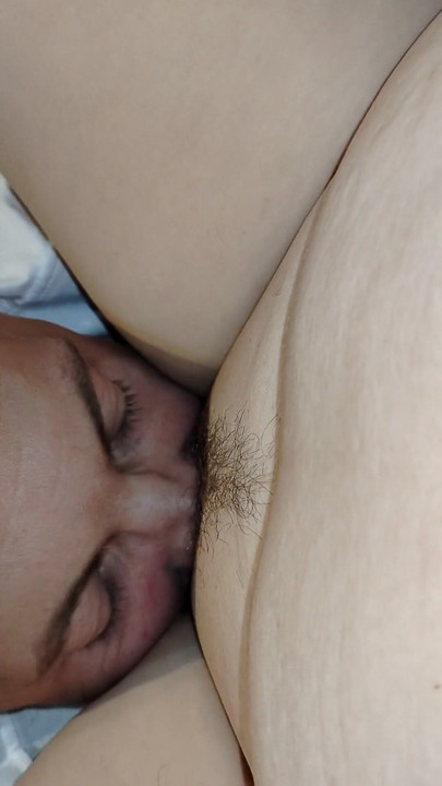 מוצצת את הזין הגדול של החבר שלי | קליפ 1