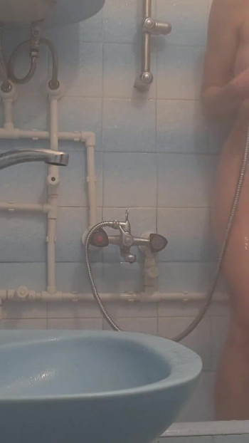 Bermain di bilik mandi | Klip 2