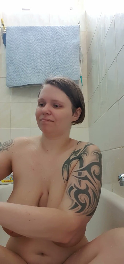 Morning shower big natural tits