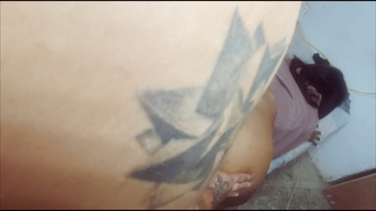 Graças a Deus por essa bunda bonita que eu fodo todos os dias