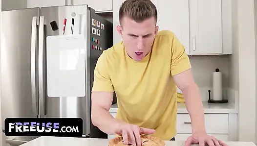 Pie and Pussy: Oliver's No Nut November Ends with Crystal's Steamy Stepdaughter Service
