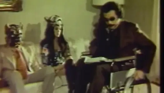 Black and white pussy licking in the bedroom