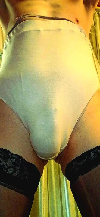 Fetiche de calzoncillos blancos