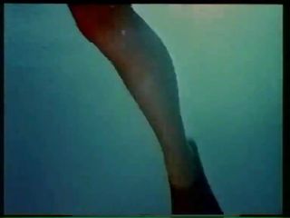 Vintage miękka erotyka (podwodny striptiz)