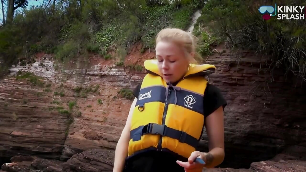 Memilih life jacket paling seksi yang bisa bikin beceknya becek banget