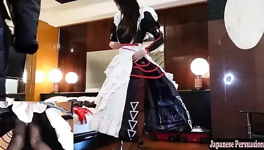 Cosplayer dengan gambar murni menunjukkan sisi rahasia, suasana hati setelah kejadian berubah menjadi pertemuan rahasia yang intim