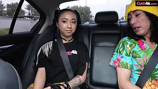 Cosplay sürtüğün amına bolca döl atılıyor