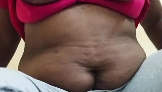 Девушка дези в юбке